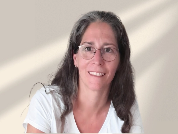 Tami Bäuml, Tuina-Therapeutin für energetische ganzheitliche Massage in Röfingen – Empfehlung von Hypnotiseur Markus Schuh