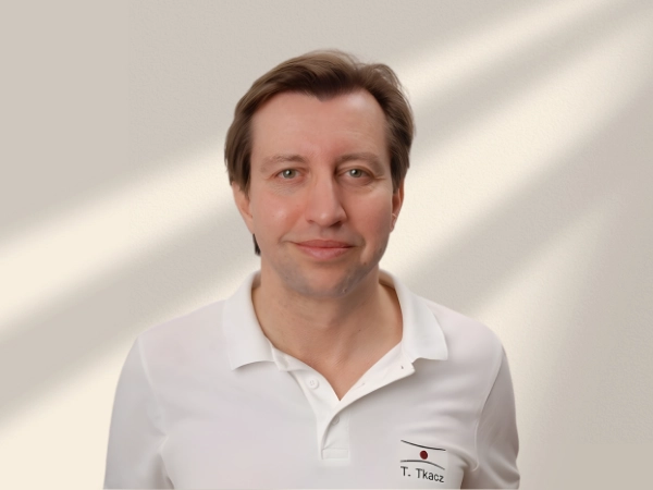 Tomasz Tkacz, Facharzt für Orthopädie und Unfallchirurgie mit Osteopathie in Augsburg – Empfehlung von Hypnotiseur Markus Schuh
